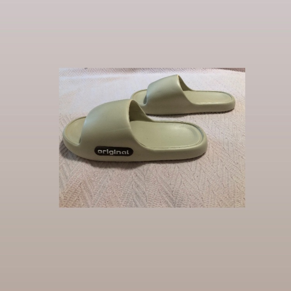 Original Slide Sandals in Light Beige